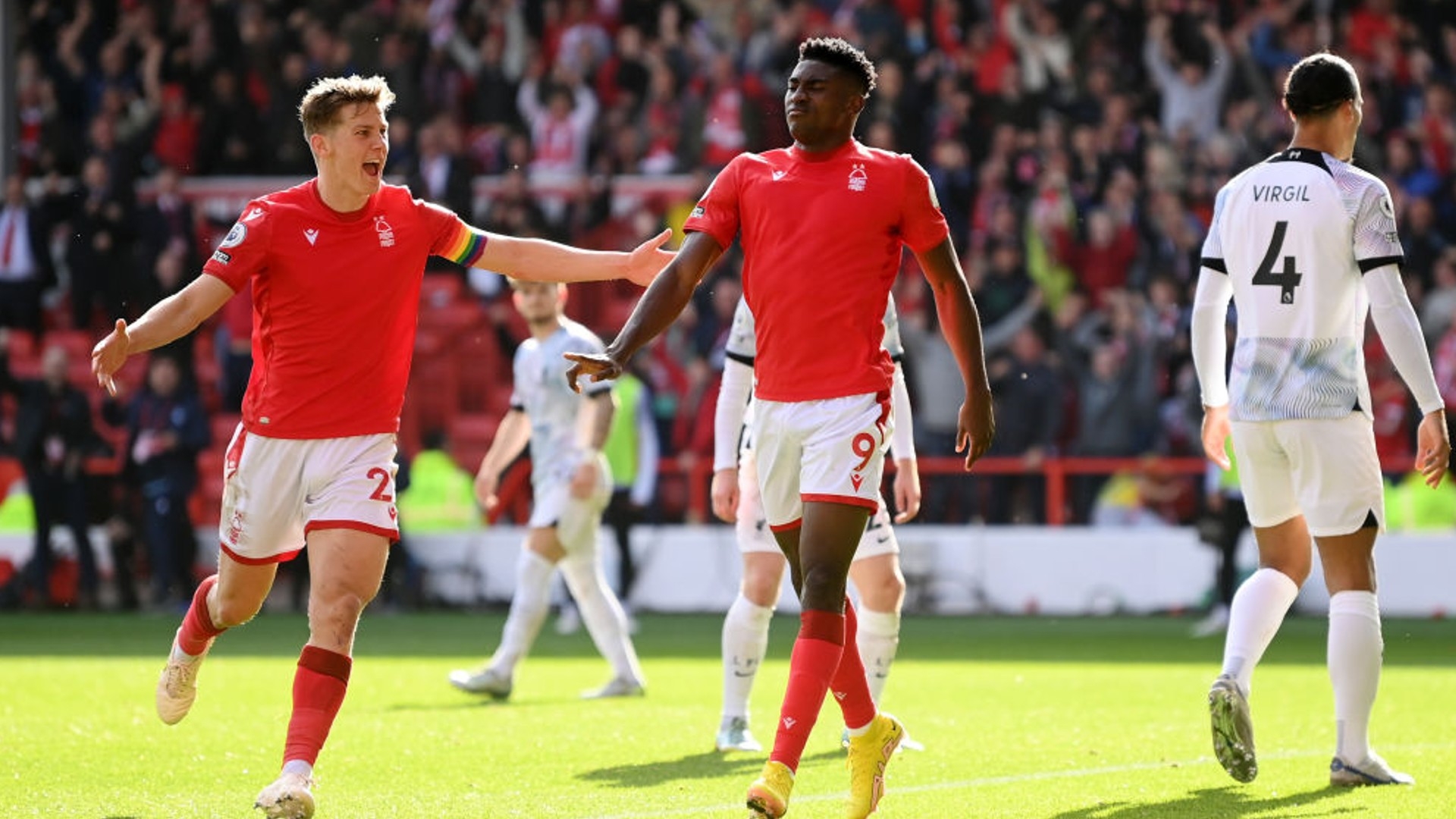 家隊的中場 家隊的中場